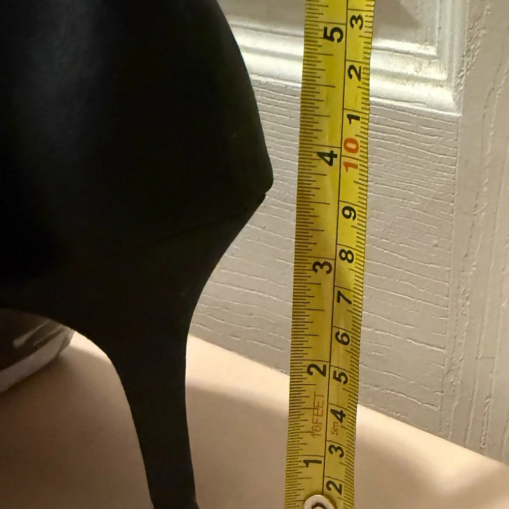 Tahari Black Ruffle Peep Toe Heels - Picture 3 of 5